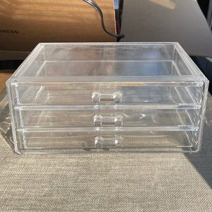 Plastic drawer set - desk or makeup organizer